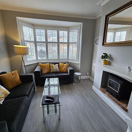 Knighton Villa Leicester Extérieur photo