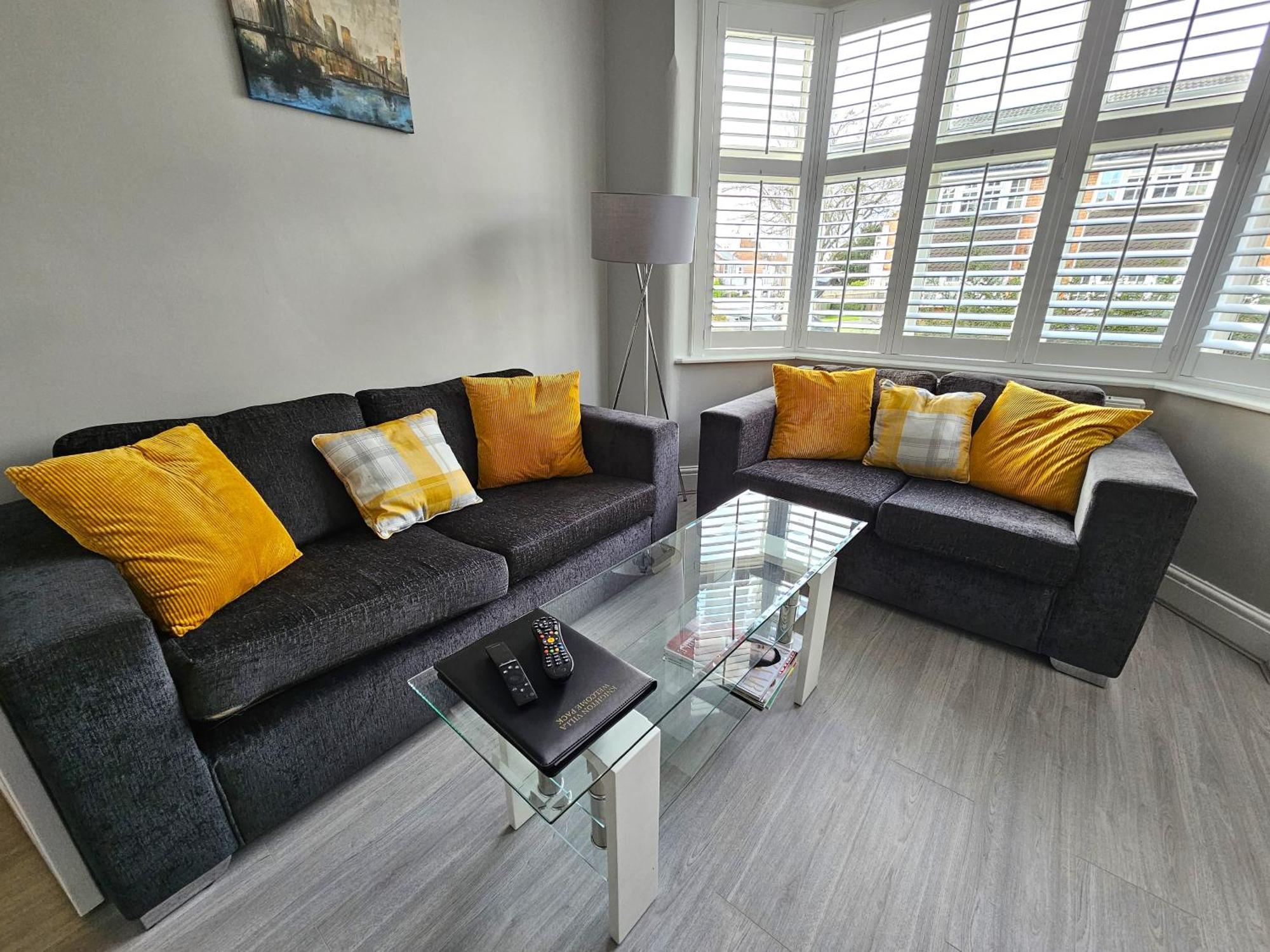 Knighton Villa Leicester Extérieur photo